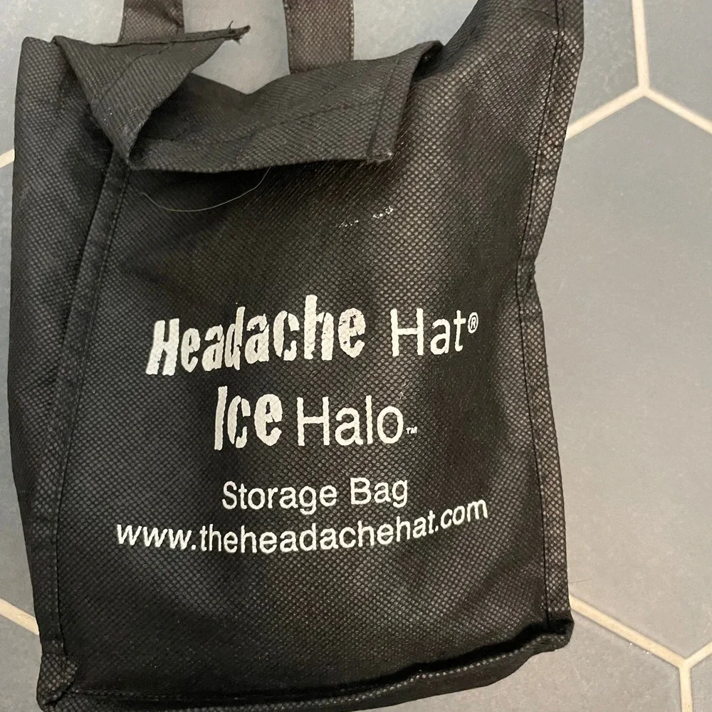 Headache Hat‎ Wearable Ice Pack Migraine Relief Standard Black Polyester Blend